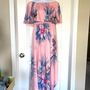 Cute maxi floral summer dress